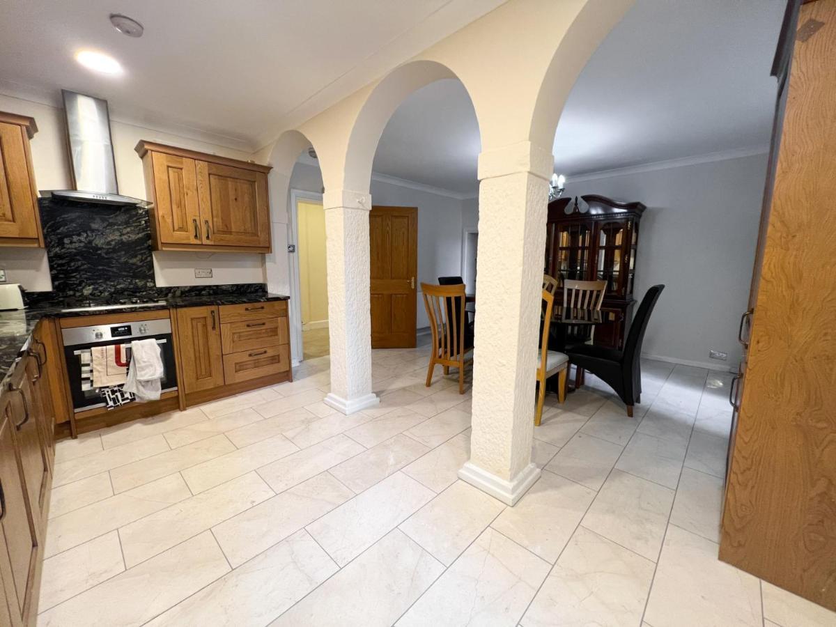 Spacious Flat Sleeps 8 Near Princes Street Edinburgh Luaran gambar