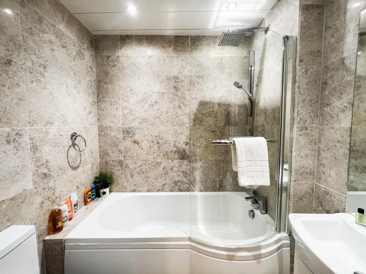 Spacious Flat Sleeps 8 Near Princes Street Edinburgh Luaran gambar