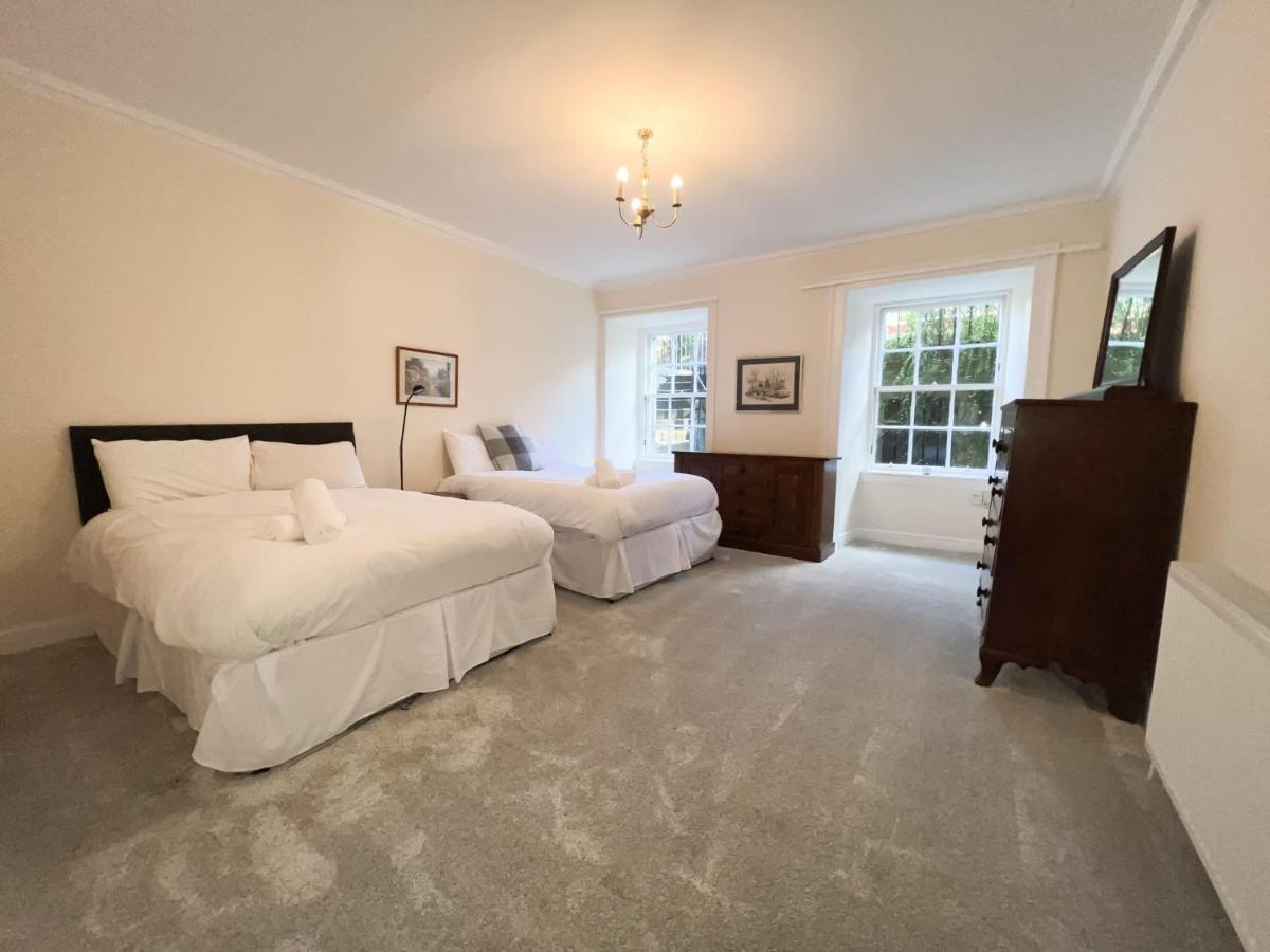 Spacious Flat Sleeps 8 Near Princes Street Edinburgh Luaran gambar