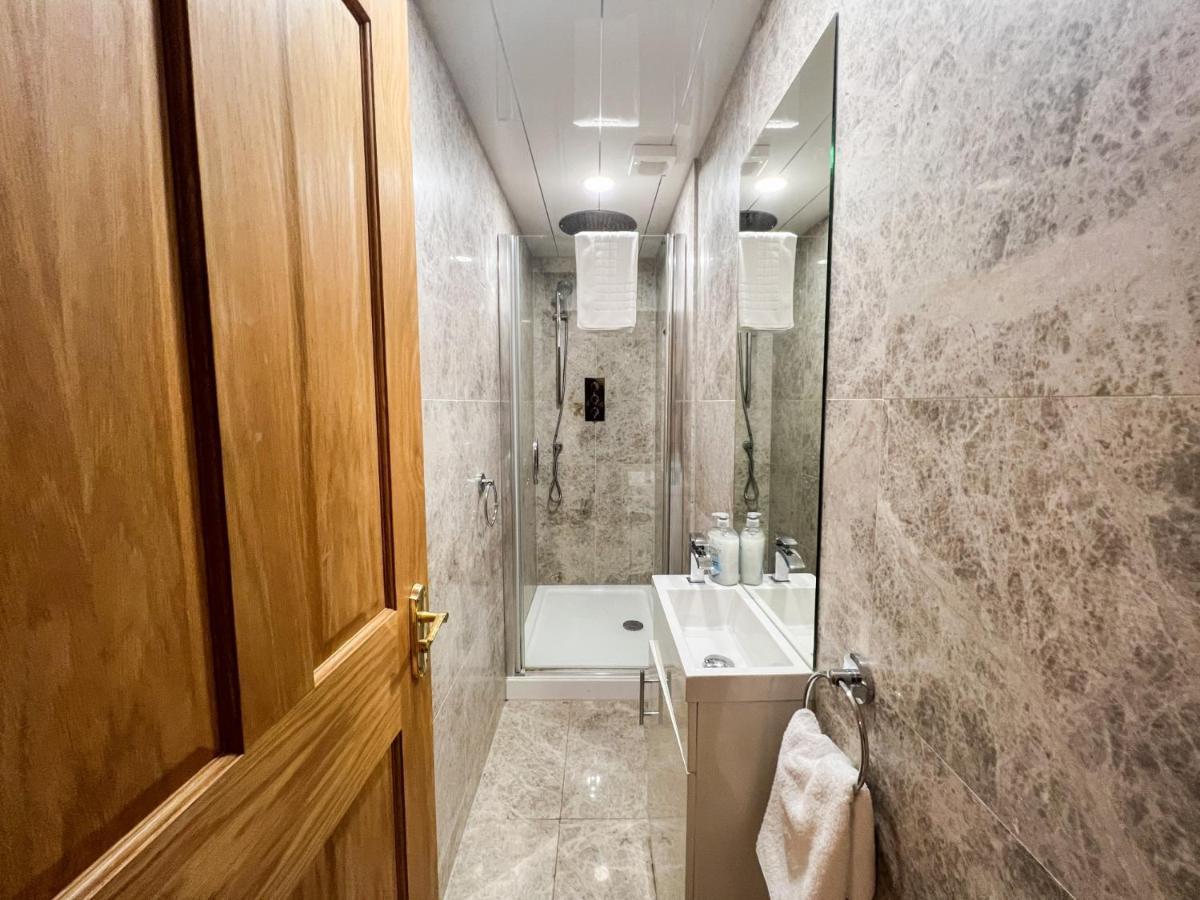 Spacious Flat Sleeps 8 Near Princes Street Edinburgh Luaran gambar