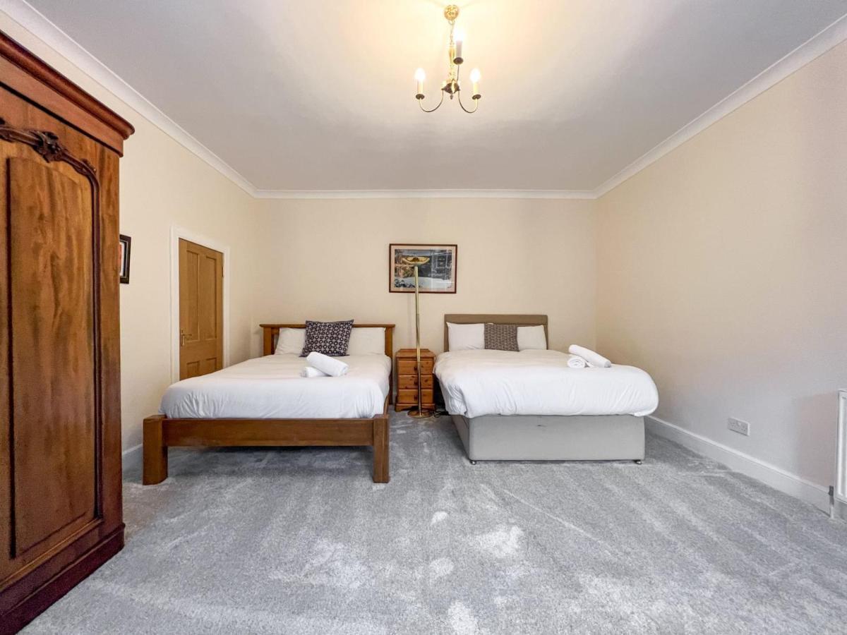 Spacious Flat Sleeps 8 Near Princes Street Edinburgh Luaran gambar